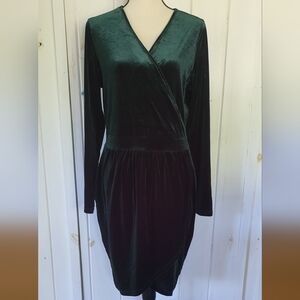 MSBASIC Green Velvet Semi Formal Long Sleeve Wrap Dress